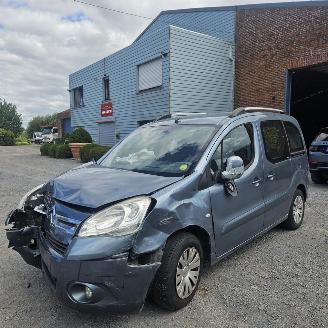 krockskadad bil auto Citroën Berlingo II 2011/9