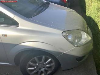 Voiture accidenté Opel Zafira B COSMO 2011/3