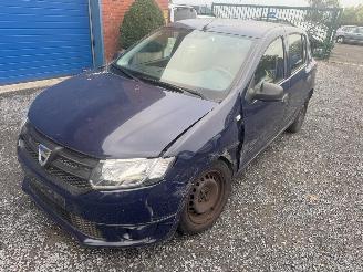 krockskadad bil auto Dacia Sandero  2014/6