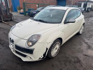 Vaurioauto  passenger cars Alfa Romeo MiTo  2016/1
