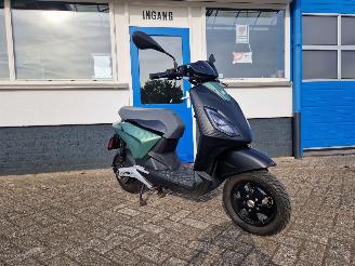 dañado ciclomotor Piaggio  ONE + 2023/1