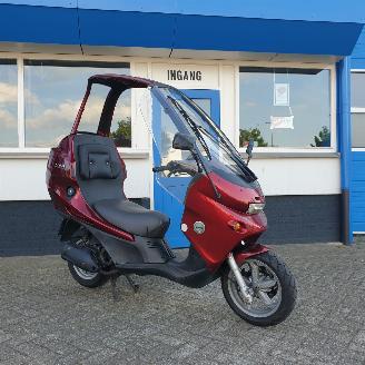 uszkodzony motocykle Benelli  ADIVA 125CC PIAGGIO 4TAKT 2006/12