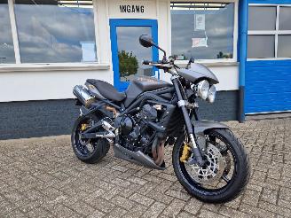 Vaurioauto  motor cycles Triumph Street Triple 675 R 2009/2