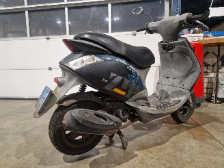 Piaggio  ZIP picture 8
