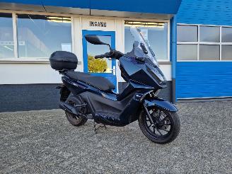 uszkodzony skutery Kymco  SKY TOWN 2025/9