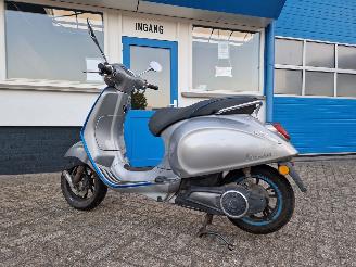 Vespa  ELETTRICA , PRIMAVERA picture 10