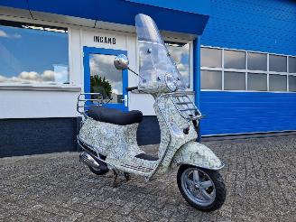 Vespa  LX50 B-ART SPECIAL MADE picture 2