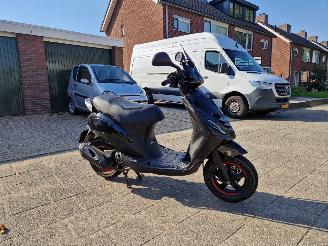 Piaggio  ZIP 45KM picture 2