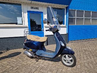 Vespa  LX 50 LAGE KM STAND , NETTE SCOOTER picture 5