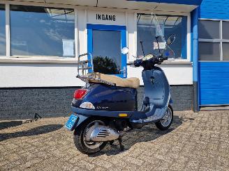 Vespa  LX 50 LAGE KM STAND , NETTE SCOOTER picture 12