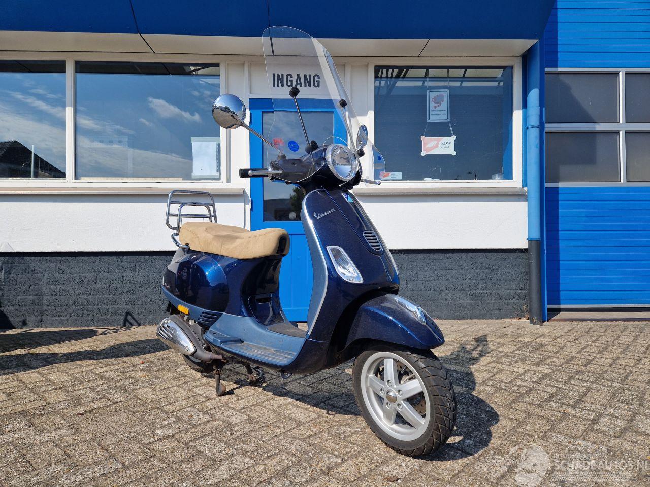 Vespa  LX 50 LAGE KM STAND , NETTE SCOOTER