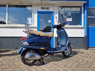 Vespa  LX 50 LAGE KM STAND , NETTE SCOOTER picture 10