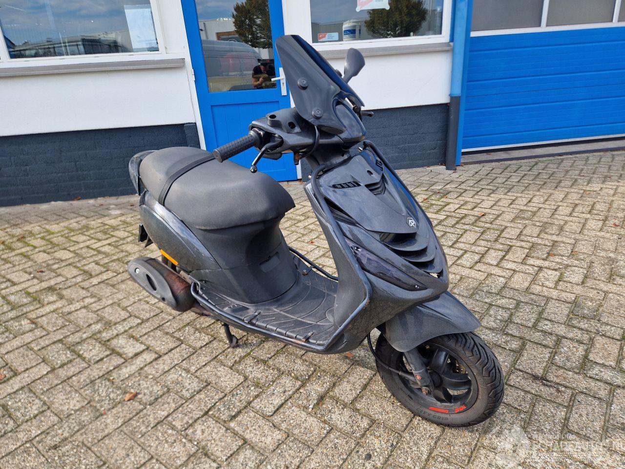 Piaggio  ZIP BROM 45KM