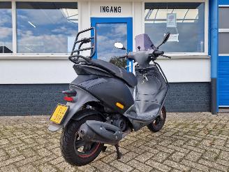 Piaggio  ZIP 45KM I-GET e5 picture 8