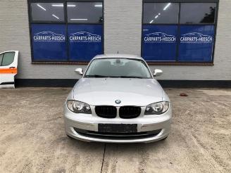 Vrakbiler auto BMW 1-serie 1 serie (E81), Hatchback 3-drs, 2006 / 2012 118i 16V 2010/3