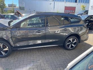 Ford Focus Focus 4 Wagon, Combi, 2018 / 2025 1.0 Ti-VCT EcoBoost 12V 125 picture 2