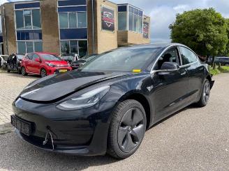 Salvage car Tesla Model 3 Model 3, Sedan, 2017 Long Range AWD 75 kWh 2019/12