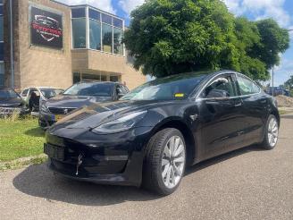 Salvage car Tesla Model 3 Model 3, Sedan, 2017 Long Range 72kWh 2019/6