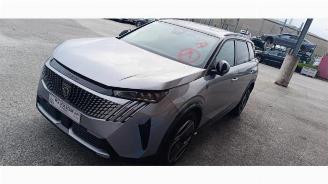 Vrakbiler auto Peugeot 5008  2025