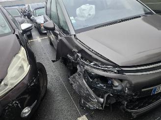 Voiture accidenté Citroën C4-picasso  2015/7