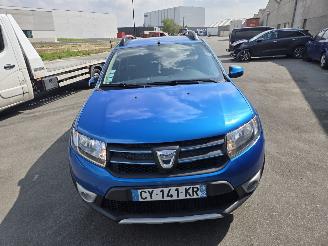 krockskadad bil auto Dacia Sandero  2013/9