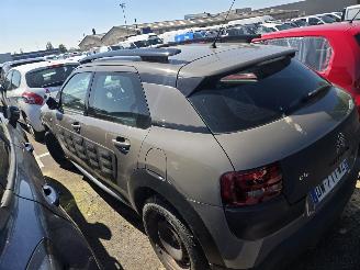 krockskadad bil auto Citroën C4 cactus  2015/10