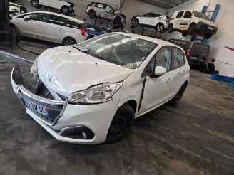 Coche accidentado Peugeot 208  2019/1