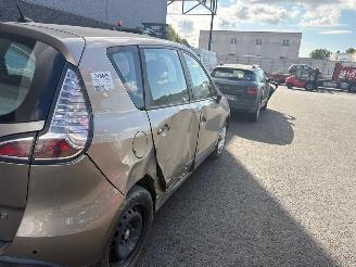 Renault Scenic  picture 10