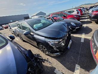 uszkodzony samochody osobowe Renault Clio  2022/9