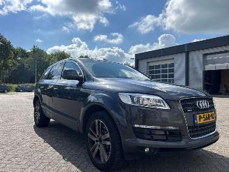 krockskadad bil auto Audi Q7 4.2 2006/6