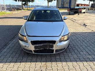 Vaurioauto  passenger cars Volvo S-40 1.8 16V Sedan 4Dr Benzine 1.798cc 92kW (125pk) FWD 2004-04/2010-12 (MS21) B4184S11 2006/1