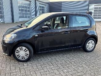 Volkswagen Up! 1.0 12V 60 Hatchback  Benzine 999cc 44kW (60pk) FWD 2011-08/2020-08  CHYA picture 2