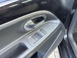 Volkswagen Up! 1.0 12V 60 Hatchback  Benzine 999cc 44kW (60pk) FWD 2011-08/2020-08  CHYA picture 20