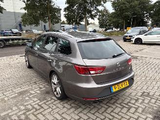 krockskadad bil auto Seat Leon 1.4 TSI ACT 16V Combi/o 4Dr Benzine 1.395cc 110kW (150pk) FWD 2014-05/2020-08  CZEA 2015/2