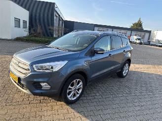 Coche accidentado Ford Kuga 1.5 EcoBoost 16V 150 SUV  Benzine 1.499cc 110kW (150pk) FWD 2018/8