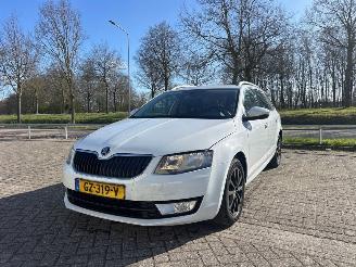 Schadeauto Skoda Octavia 1.6 TDI Greenline 16V Combi/o 4Dr Diesel 1.598cc 81kW (110pk) FWD 2015-06/2020-07  CXXB 2015/9