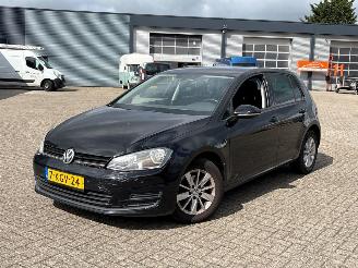 krockskadad bil auto Volkswagen Golf 1.2 TSI 16V Hatchback  Benzine 1.197cc 63kW (86pk) FWD 2012-08/2017-03  CJZB 2013/4