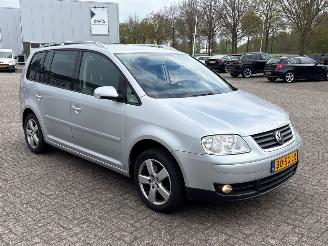  Volkswagen Touran 2.0 FSI 16V MPV  Benzine 1.984cc 110kW (150pk) FWD 2004-05/2005-11 (1T1) BLX 2006/5