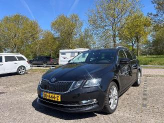 Coche accidentado Skoda Octavia 1.0 TSI 12V Combi/o 4Dr Benzine 999cc 85kW (116pk) FWD 2018-08/2020-07  DKRF 2019/1