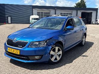 uszkodzony samochody osobowe Skoda Octavia 1.6 TDI Greenline 16V Combi/o 4Dr Diesel 1.598cc 81kW (110pk) FWD 2013-05/2020-07  CRKB 2014/9