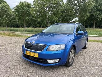 krockskadad bil auto Skoda Octavia 1.4 TSI 16V Combi/o 4Dr Benzine 1.395cc 103kW (140pk) FWD 2012-11/2020-07  CHPA 2013/12