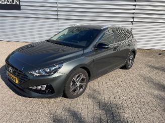 Auto incidentate Hyundai I-30 1.0 T-GDI 12V Combi/o  Benzine 998cc 88kW (120pk) FWD 2023/4