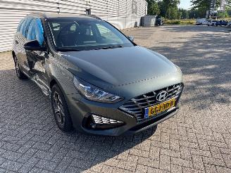 Auto incidentate Hyundai I-30 1.0 T-GDI 12V Combi/o  Benzine 998cc 88kW (120pk) FWD 2023/4
