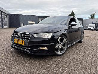 Voiture accidenté Audi A3 2.0 TDI 16V Hatchback 2Dr Diesel 1.968cc 110kW (150pk) FWD 2012-04/2017-12 (8V1; 8VK) CRBC; CRLB; CRUA; DCYA; DBGA; DEJA 2012/8