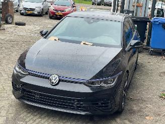 Damaged car Volkswagen Golf 2.0 TSI R 4MOTION 6200km!!!! 2022/3