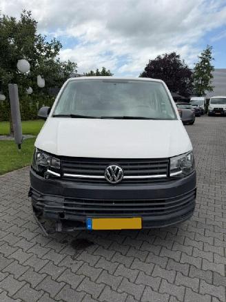 Volkswagen Transporter 2.0 TDI L2H1 DC picture 3