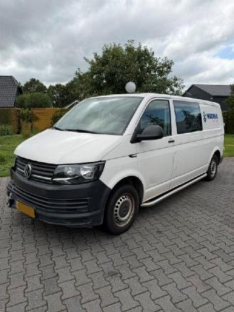 Volkswagen Transporter 2.0 TDI L2H1 DC picture 2