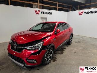 Coche accidentado Renault Arkana  2023/5