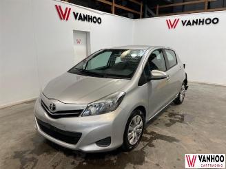krockskadad bil auto Toyota Yaris  2014/8