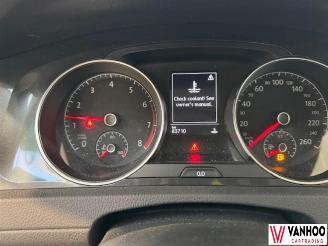 Volkswagen Golf  picture 15